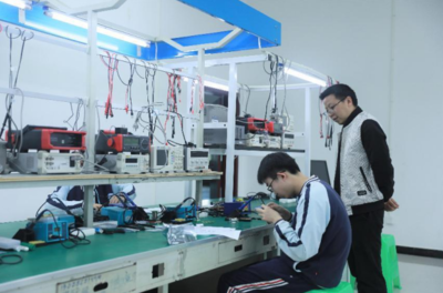 技能点亮生活 我校举办学生计算机软硬件职业技能展示活动